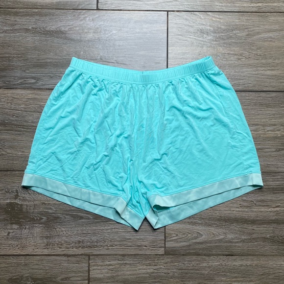 Latuza Large Pajama Shorts - Picture 1 of 5